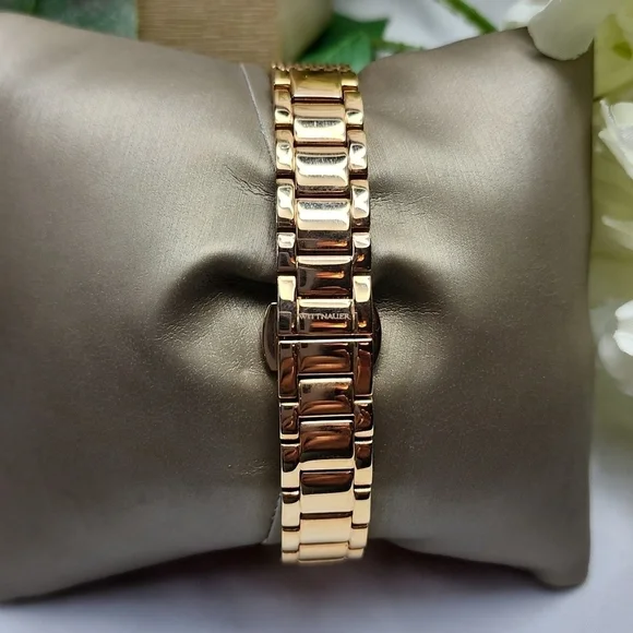 WITTNAUER WOMAN'S DRESS WATCH - Picture 4 of 6
